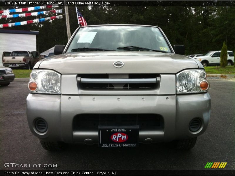 Sand Dune Metallic / Gray 2002 Nissan Frontier XE King Cab