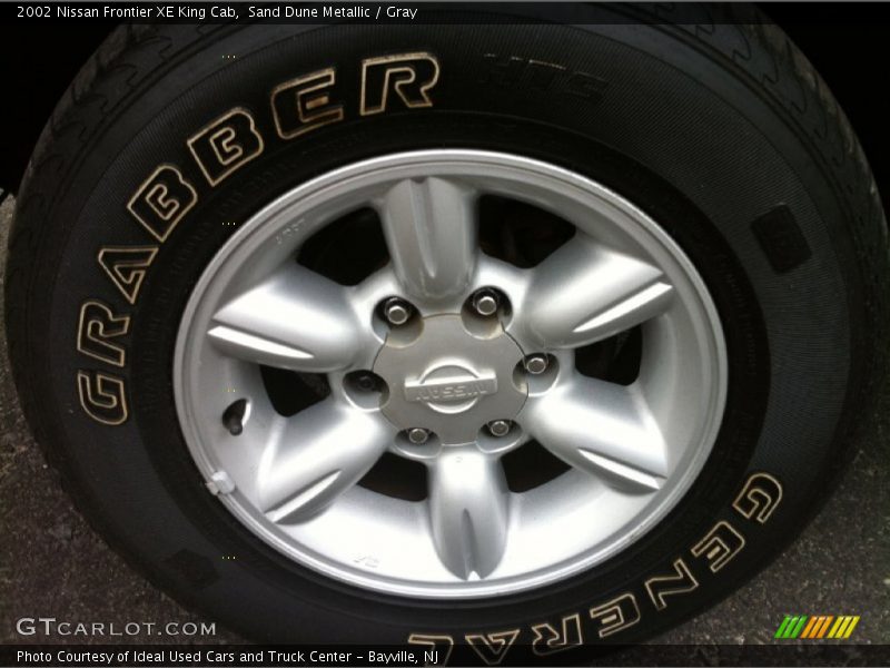 Sand Dune Metallic / Gray 2002 Nissan Frontier XE King Cab