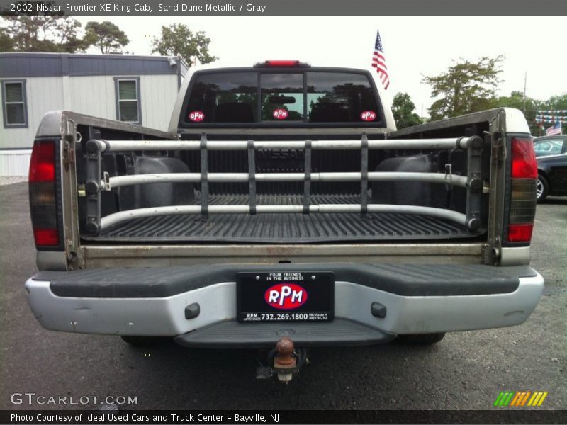 Sand Dune Metallic / Gray 2002 Nissan Frontier XE King Cab