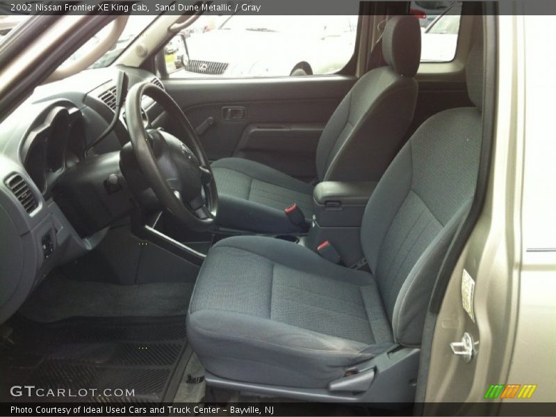 Sand Dune Metallic / Gray 2002 Nissan Frontier XE King Cab