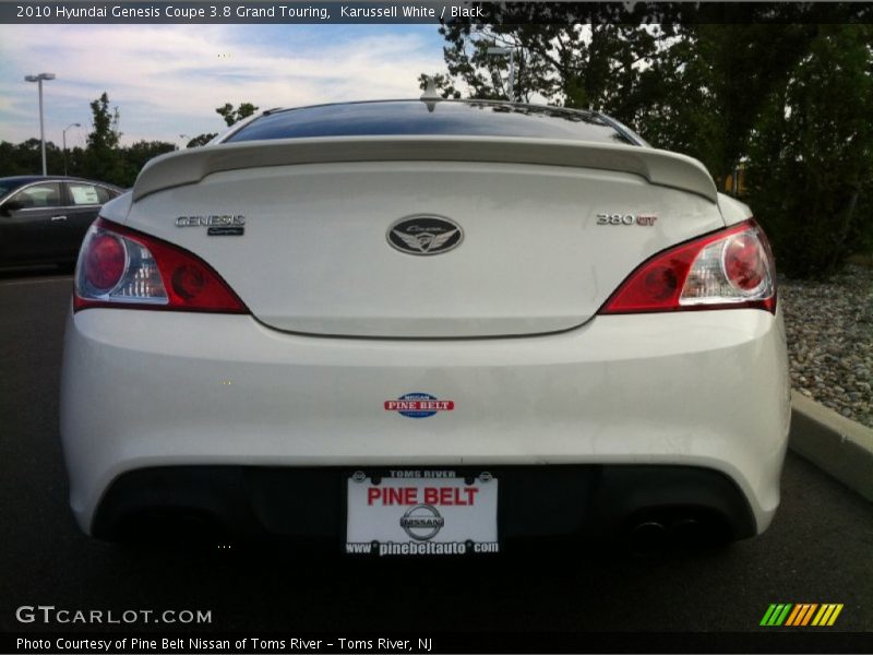 Karussell White / Black 2010 Hyundai Genesis Coupe 3.8 Grand Touring