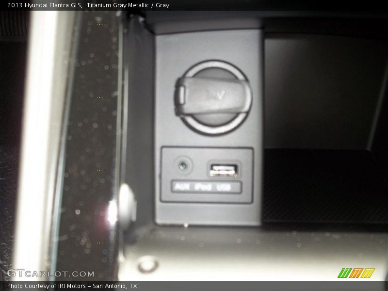 Titanium Gray Metallic / Gray 2013 Hyundai Elantra GLS