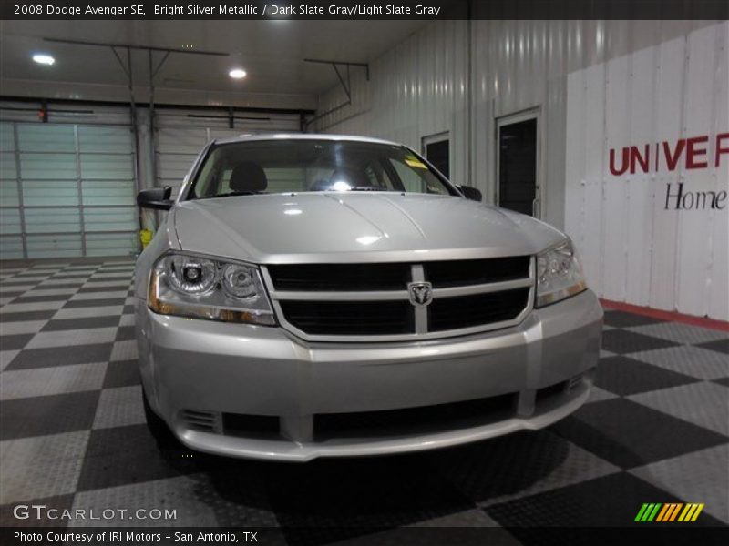 Bright Silver Metallic / Dark Slate Gray/Light Slate Gray 2008 Dodge Avenger SE