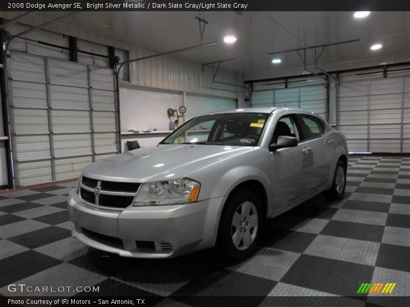 Bright Silver Metallic / Dark Slate Gray/Light Slate Gray 2008 Dodge Avenger SE