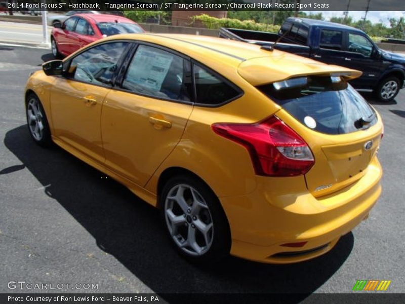 Tangerine Scream / ST Tangerine Scream/Charcoal Black Recaro Sport Seats 2014 Ford Focus ST Hatchback
