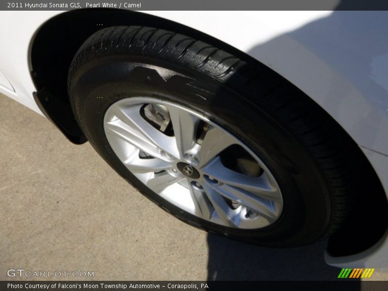 Pearl White / Camel 2011 Hyundai Sonata GLS