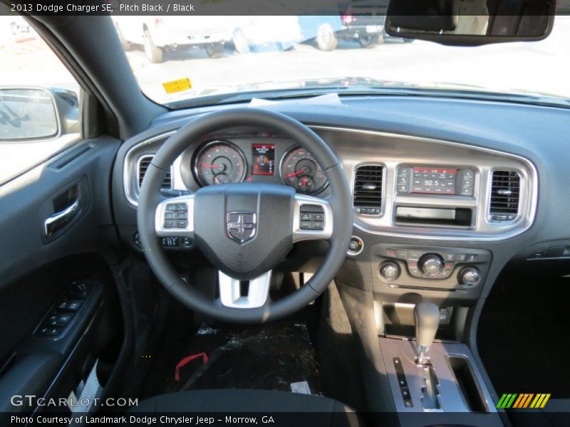 Pitch Black / Black 2013 Dodge Charger SE