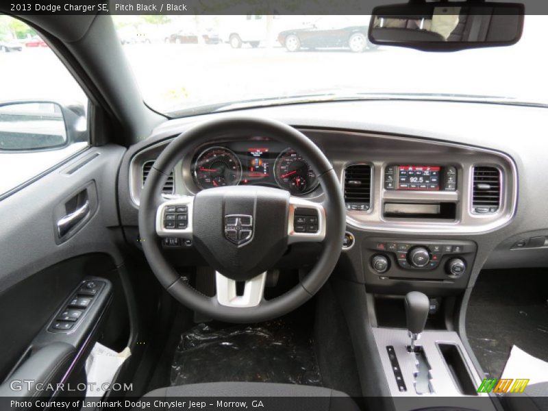 Pitch Black / Black 2013 Dodge Charger SE