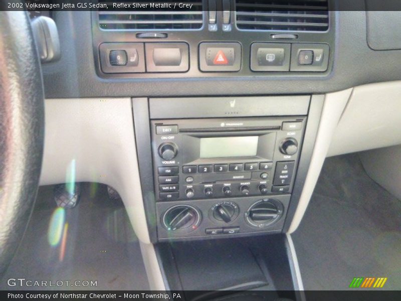 Reflex Silver Metallic / Grey 2002 Volkswagen Jetta GLS Sedan