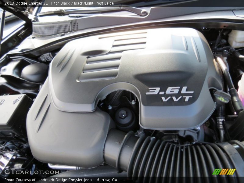 Pitch Black / Black/Light Frost Beige 2013 Dodge Charger SE