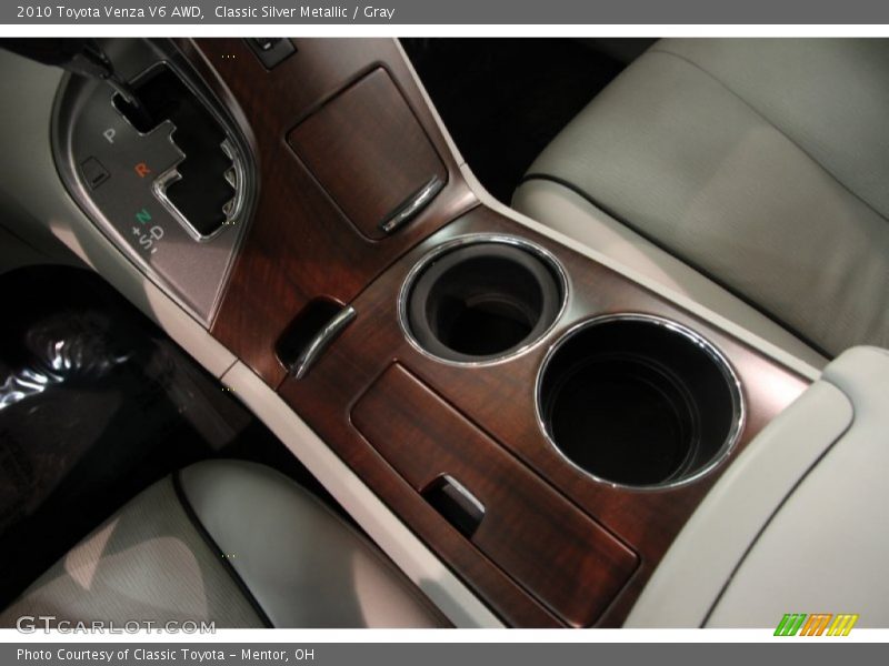 Classic Silver Metallic / Gray 2010 Toyota Venza V6 AWD