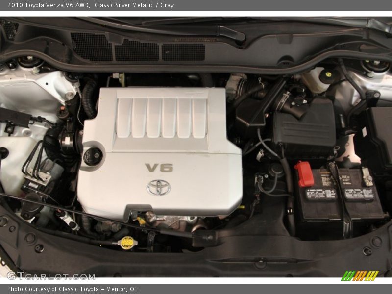 Classic Silver Metallic / Gray 2010 Toyota Venza V6 AWD