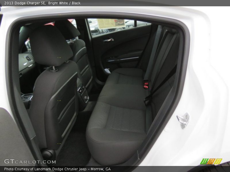 Bright White / Black 2013 Dodge Charger SE