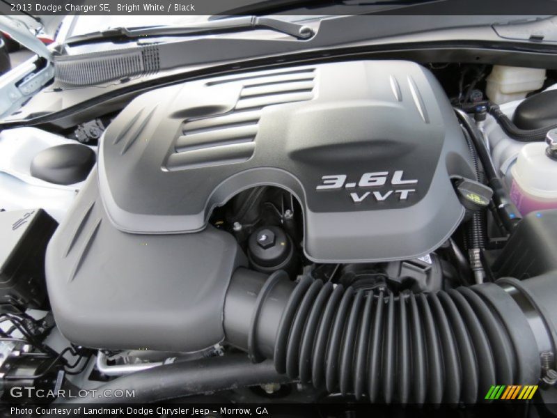 Bright White / Black 2013 Dodge Charger SE