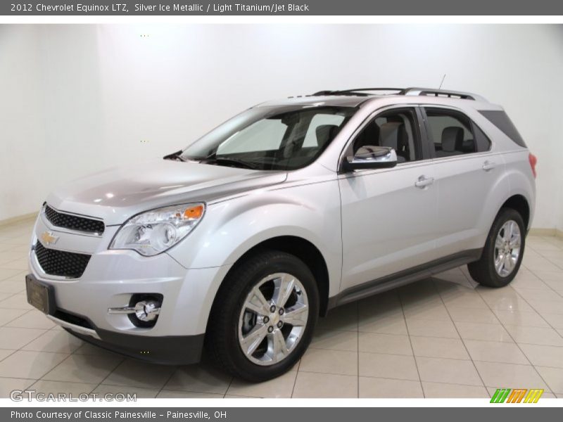 Front 3/4 View of 2012 Equinox LTZ