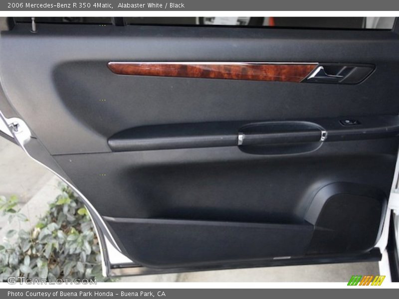 Alabaster White / Black 2006 Mercedes-Benz R 350 4Matic