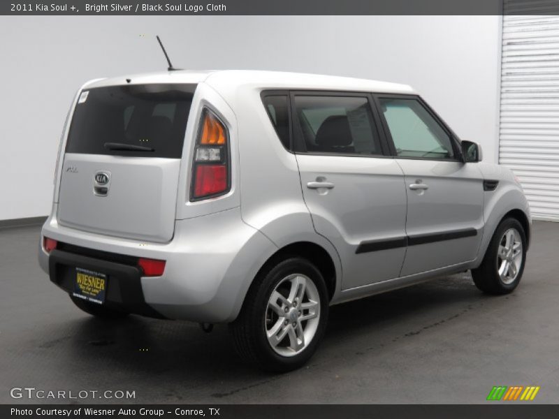 Bright Silver / Black Soul Logo Cloth 2011 Kia Soul +