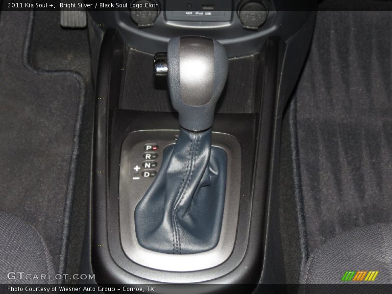 Bright Silver / Black Soul Logo Cloth 2011 Kia Soul +