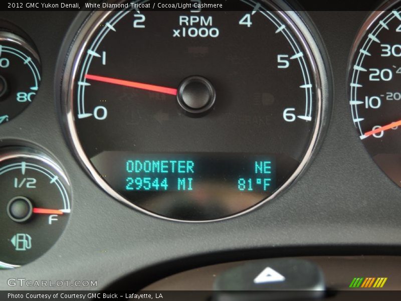 White Diamond Tricoat / Cocoa/Light Cashmere 2012 GMC Yukon Denali