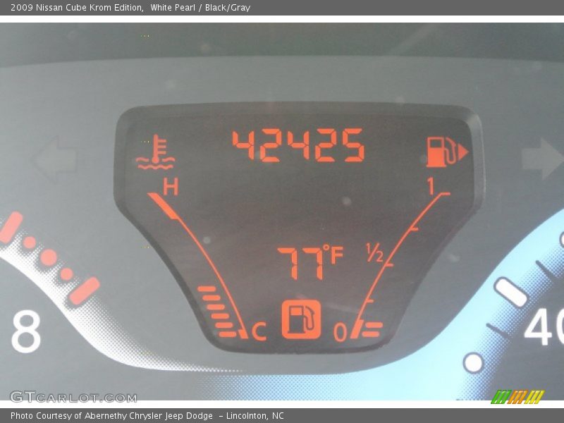 White Pearl / Black/Gray 2009 Nissan Cube Krom Edition
