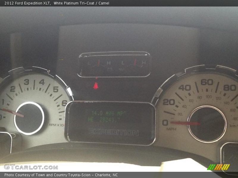 White Platinum Tri-Coat / Camel 2012 Ford Expedition XLT