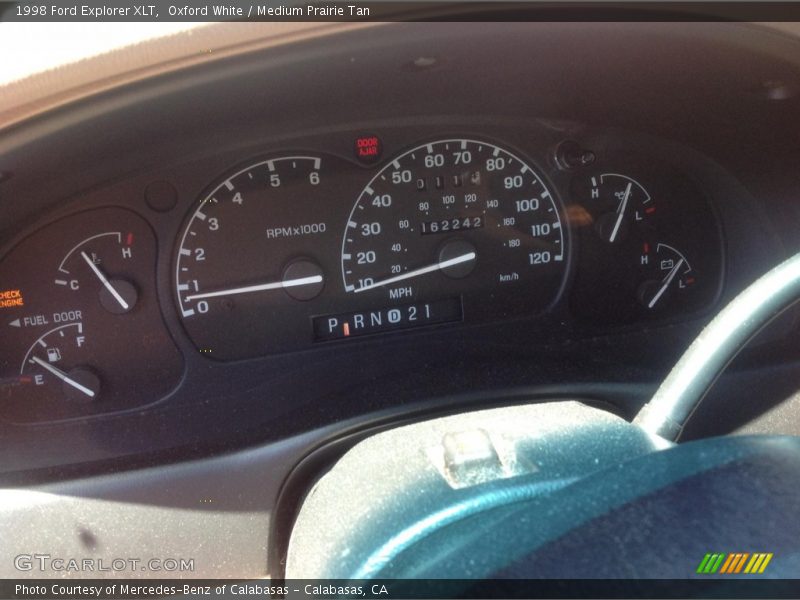 Oxford White / Medium Prairie Tan 1998 Ford Explorer XLT