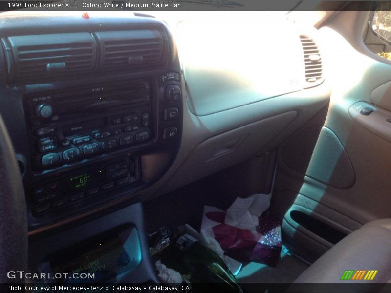 Oxford White / Medium Prairie Tan 1998 Ford Explorer XLT
