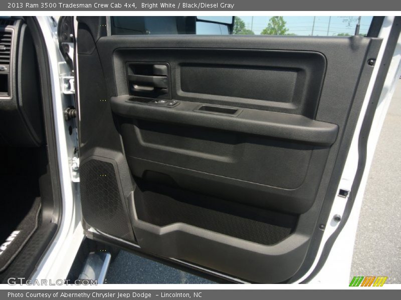 Bright White / Black/Diesel Gray 2013 Ram 3500 Tradesman Crew Cab 4x4
