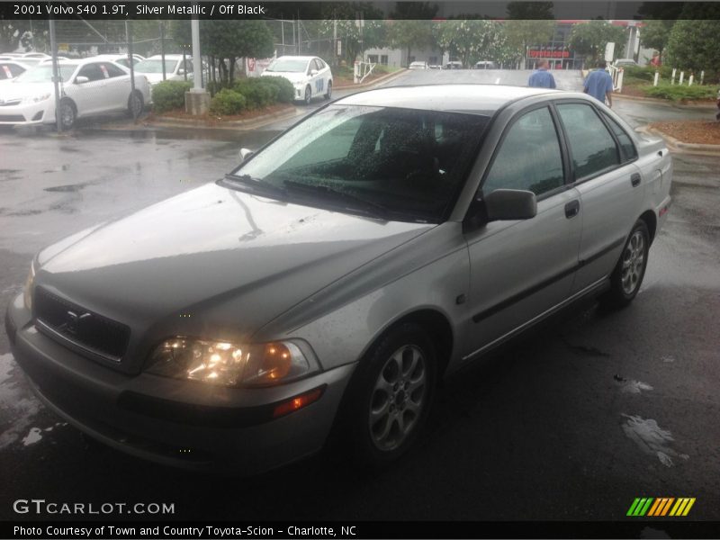 Silver Metallic / Off Black 2001 Volvo S40 1.9T