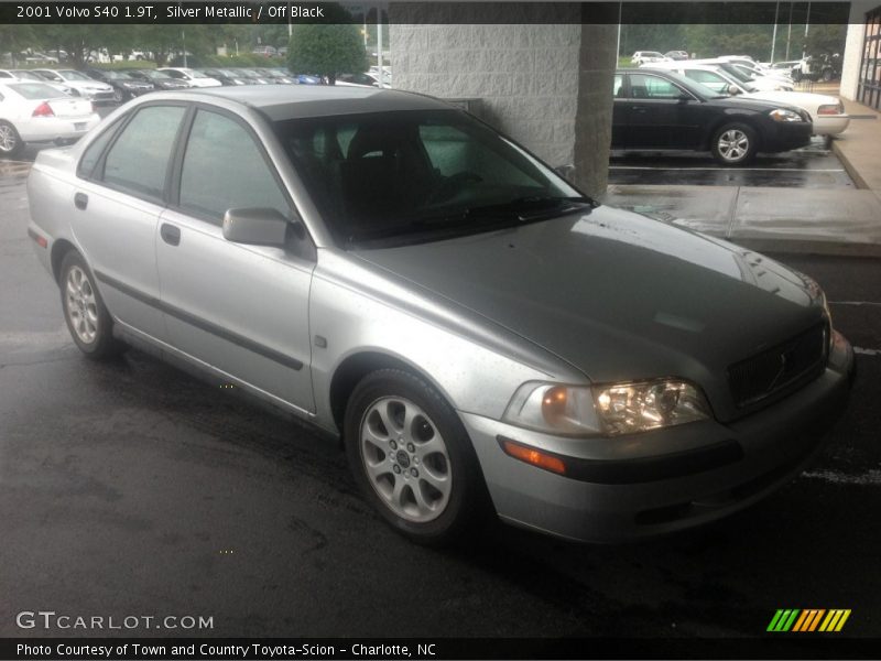 Silver Metallic / Off Black 2001 Volvo S40 1.9T