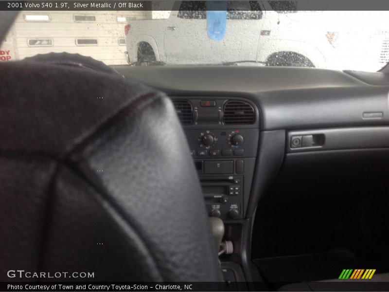 Silver Metallic / Off Black 2001 Volvo S40 1.9T