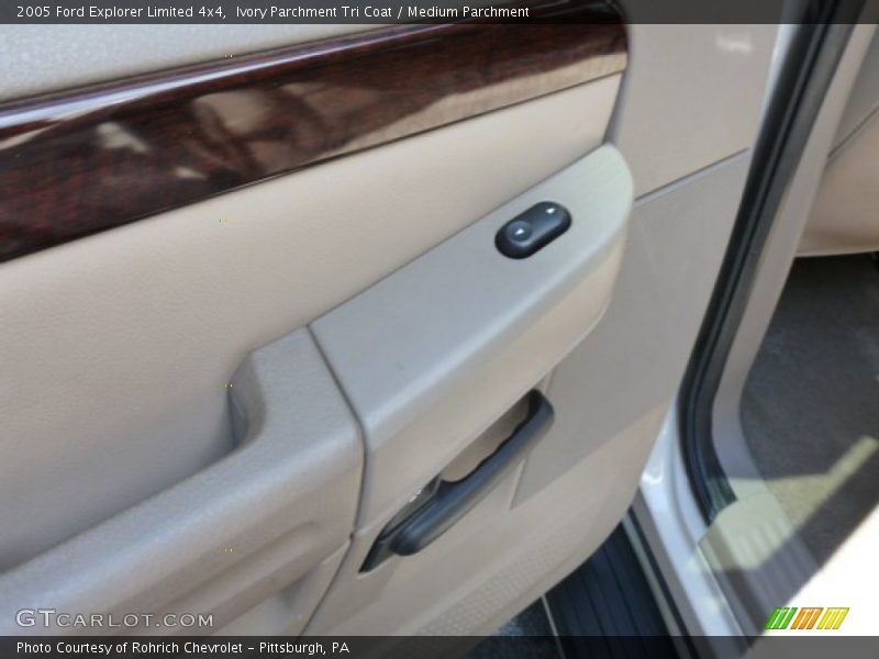Ivory Parchment Tri Coat / Medium Parchment 2005 Ford Explorer Limited 4x4