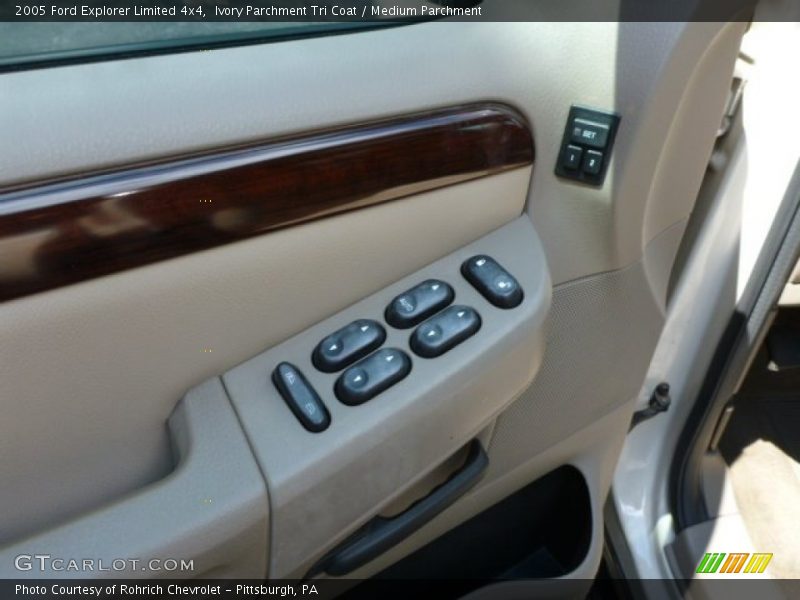 Ivory Parchment Tri Coat / Medium Parchment 2005 Ford Explorer Limited 4x4