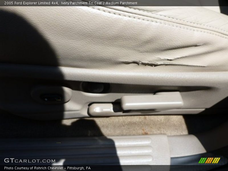 Ivory Parchment Tri Coat / Medium Parchment 2005 Ford Explorer Limited 4x4