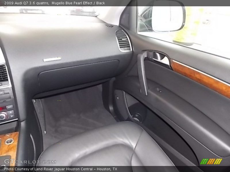 Mugello Blue Pearl Effect / Black 2009 Audi Q7 3.6 quattro