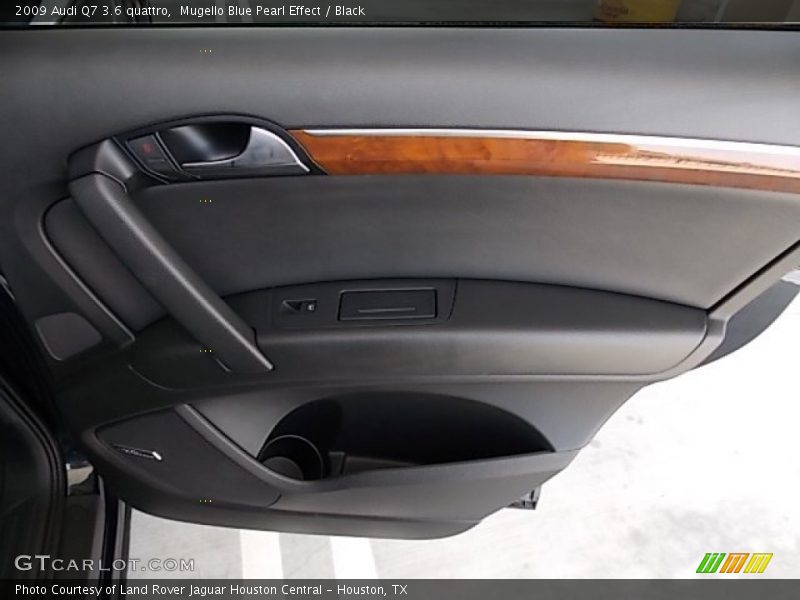Mugello Blue Pearl Effect / Black 2009 Audi Q7 3.6 quattro