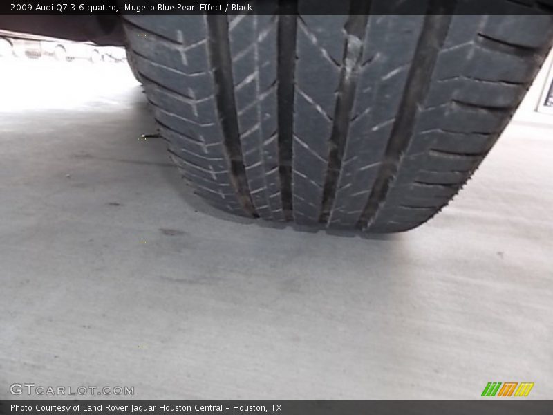 Mugello Blue Pearl Effect / Black 2009 Audi Q7 3.6 quattro