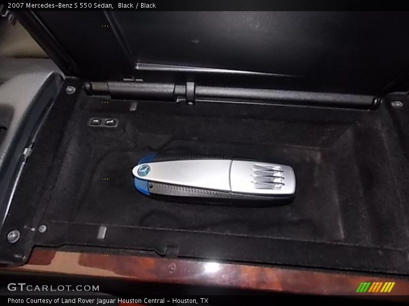 Black / Black 2007 Mercedes-Benz S 550 Sedan