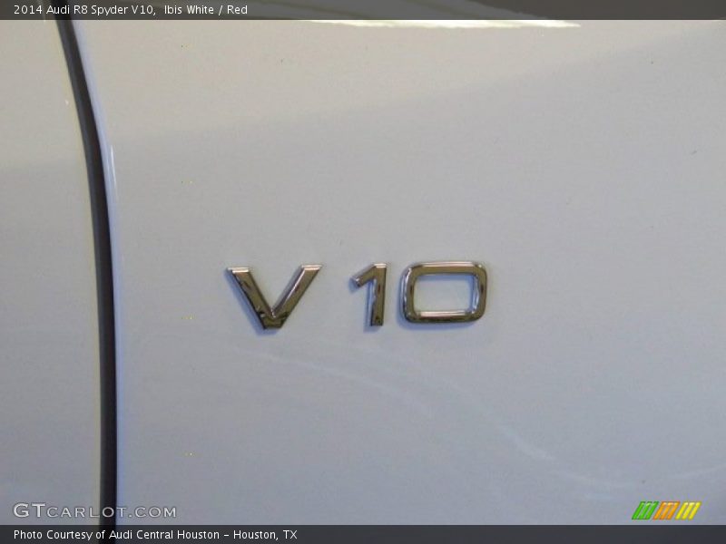 V10 - 2014 Audi R8 Spyder V10