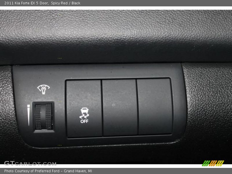 Spicy Red / Black 2011 Kia Forte EX 5 Door