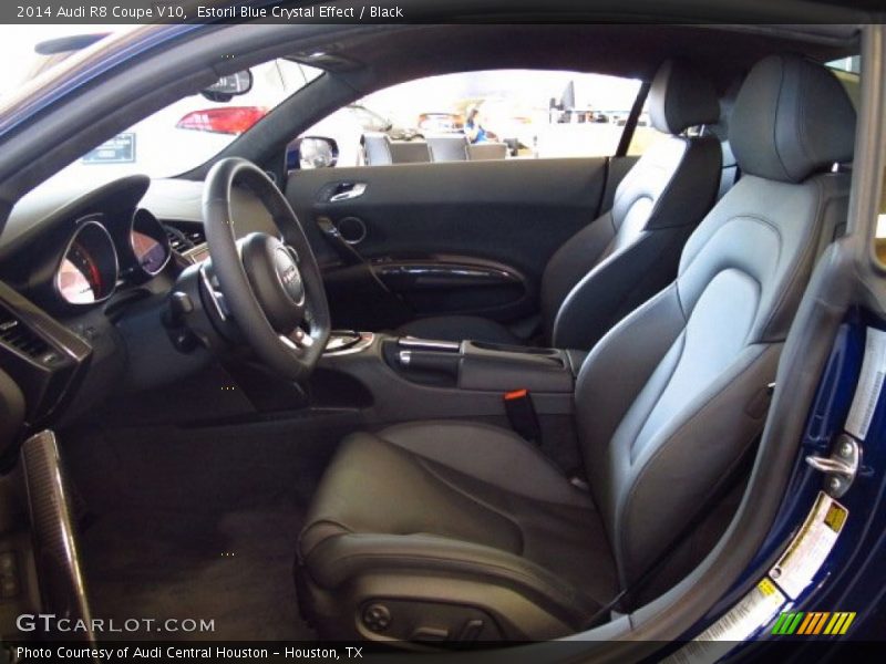 Front Seat of 2014 R8 Coupe V10