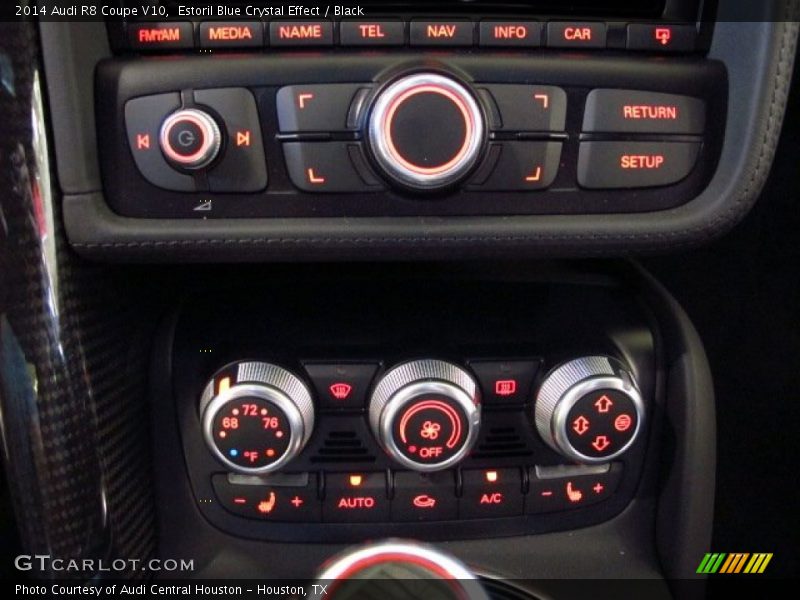 Controls of 2014 R8 Coupe V10
