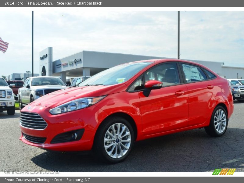 Race Red / Charcoal Black 2014 Ford Fiesta SE Sedan