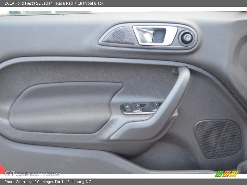 Race Red / Charcoal Black 2014 Ford Fiesta SE Sedan