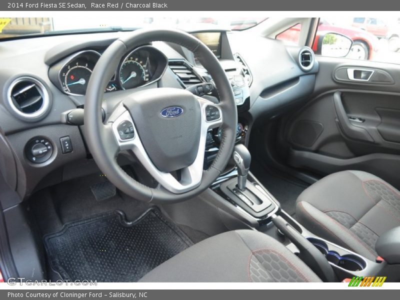 Race Red / Charcoal Black 2014 Ford Fiesta SE Sedan