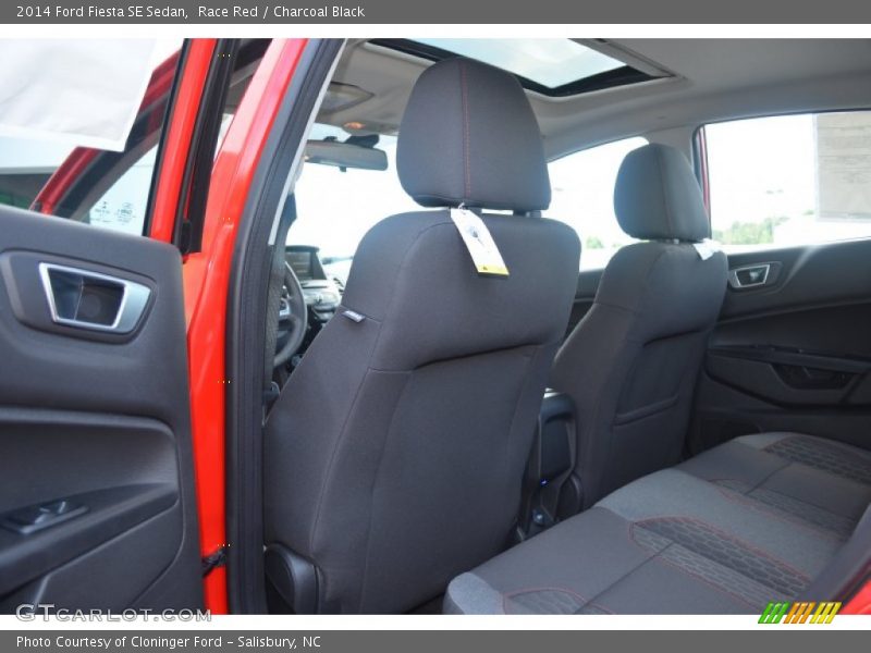 Race Red / Charcoal Black 2014 Ford Fiesta SE Sedan