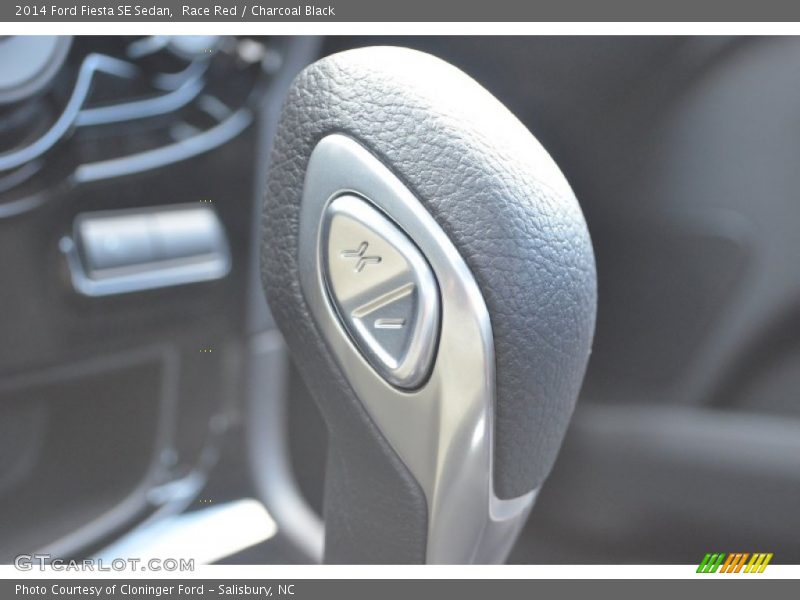 Race Red / Charcoal Black 2014 Ford Fiesta SE Sedan