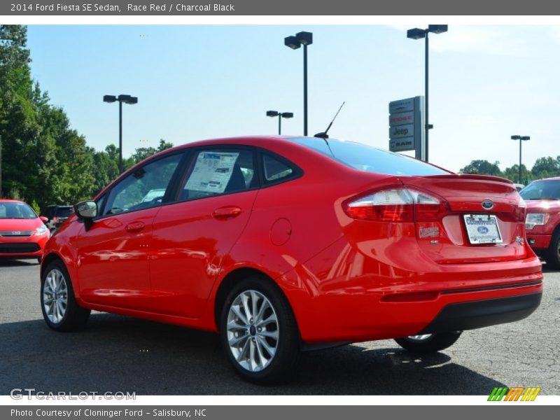 Race Red / Charcoal Black 2014 Ford Fiesta SE Sedan