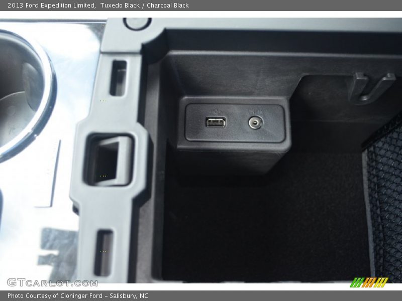 Tuxedo Black / Charcoal Black 2013 Ford Expedition Limited