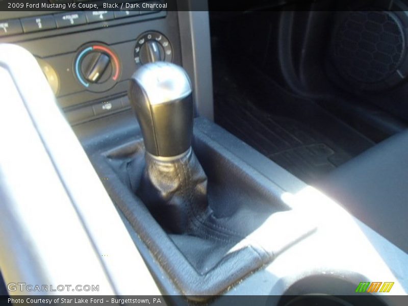 Black / Dark Charcoal 2009 Ford Mustang V6 Coupe